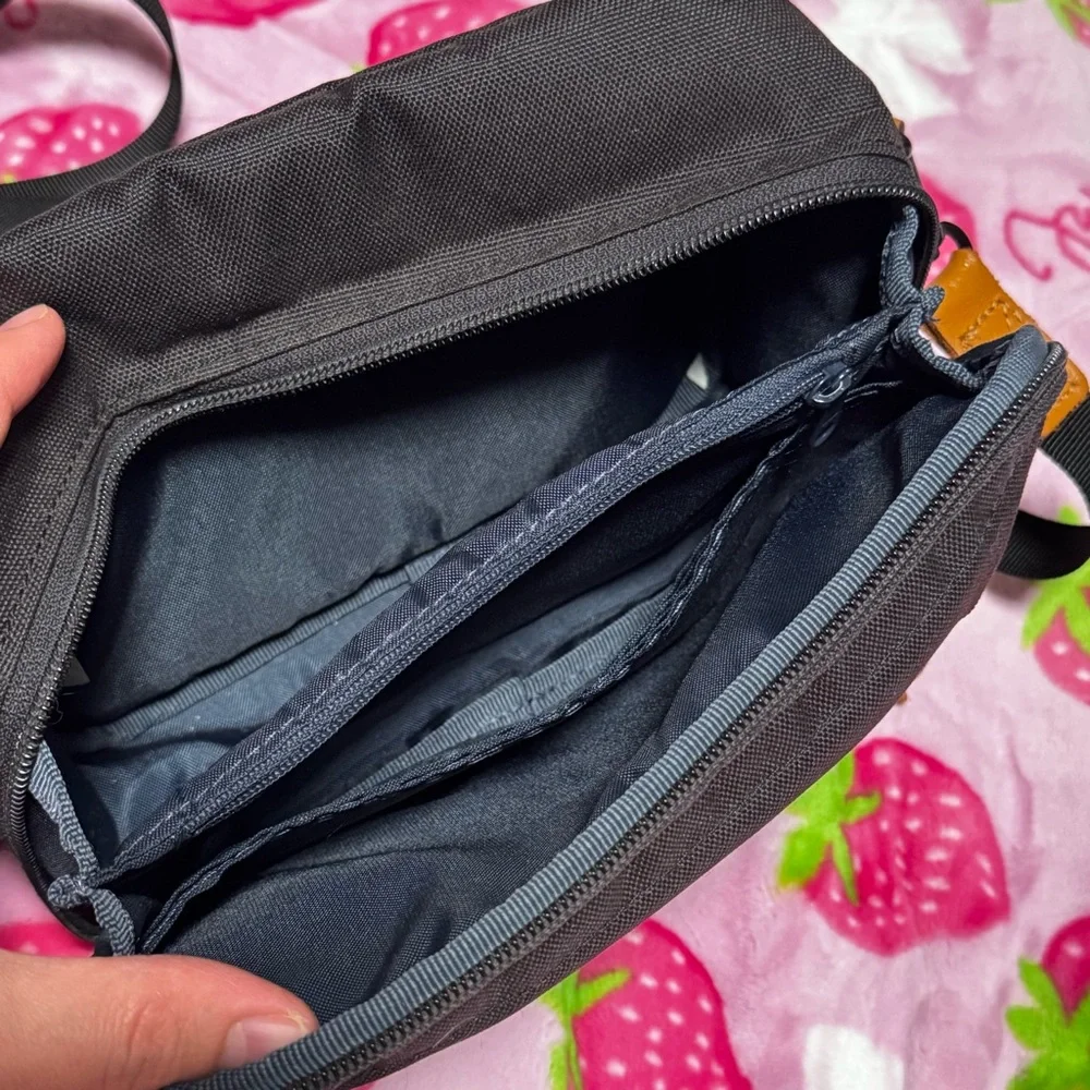 United By Blue Black Crossbody Bag Used Good Condition Zipper Storage - Picture 7 of 10